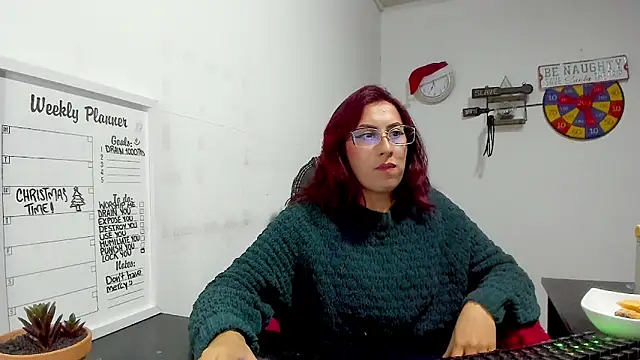 Snapshot of Scarlett_Sen chatting on 12/19/24, 01:07 Scarlett Sen online show from 12/19/24, 01:07