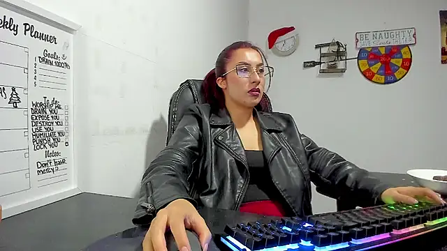 Snapshot of Scarlett_Sen chatting on 12/21/24, 03:20 Scarlett Sen online show from 12/21/24, 03:20