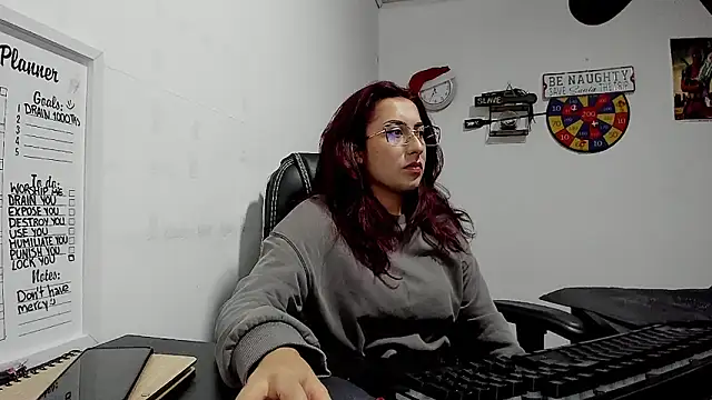 Snapshot of Scarlett_Sen chatting on 12/27/24, 06:20 Scarlett Sen online show from 12/27/24, 06:20