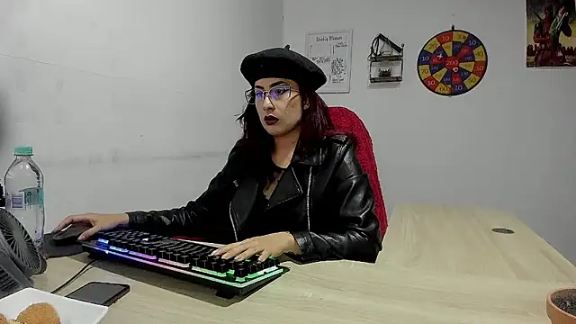 Snapshot of Scarlett_Sen chatting on 01/18/25, 02:02 Scarlett Sen online show from 01/18/25, 02:02