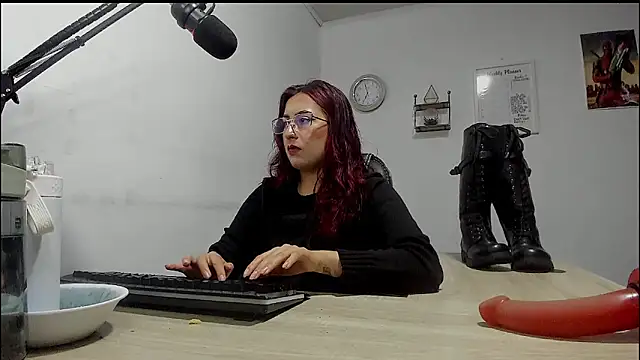 Snapshot of Scarlett_Sen chatting on 02/26/25, 04:03 Scarlett Sen online show from 02/26/25, 04:03