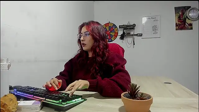 Snapshot of Scarlett_Sen chatting on 03/06/25, 01:14 Scarlett Sen online show from 03/06/25, 01:14