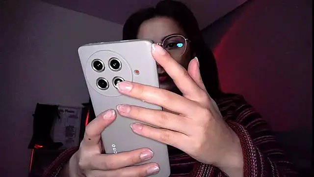 Snapshot of Scarlett_Sen chatting on 09/15/25, 02:06 Scarlett Sen online show from 09/15/25, 02:06