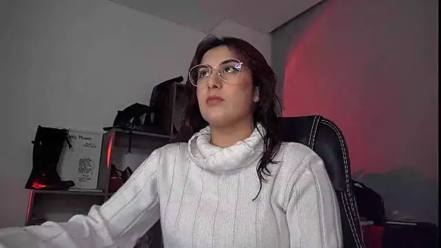 Snapshot of Scarlett_Sen chatting on 09/17/25, 03:46 Scarlett Sen online show from 09/17/25, 03:46