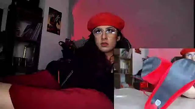 Snapshot of Scarlett_Sen chatting on 09/20/25, 03:02 Scarlett Sen online show from 09/20/25, 03:02