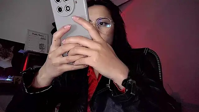 Snapshot of Scarlett_Sen chatting on 10/15/25, 02:28 Scarlett Sen online show from 10/15/25, 02:28