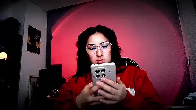 Snapshot of Scarlett_Sen chatting on 12/03/25, 02:04 Scarlett Sen online show from 12/03/25, 02:04