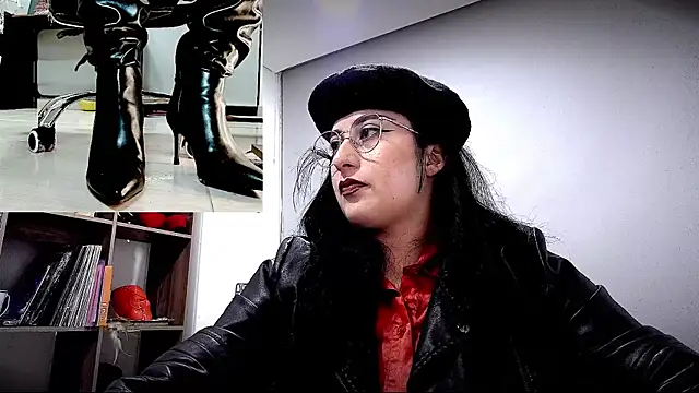 Snapshot of Scarlett_Sen chatting on 02/25/26, 01:32 Scarlett Sen online show from 02/25/26, 01:32