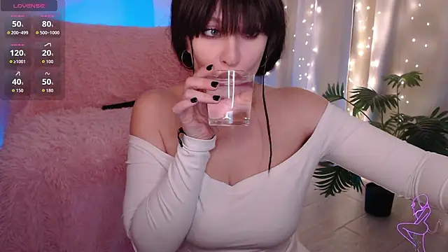 Zeeeme online show from 03/18/26, 06:44