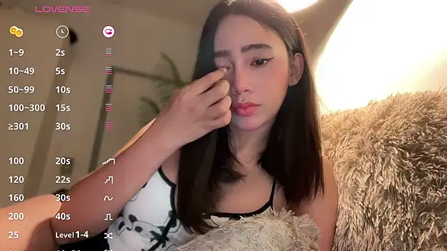 Snapshot of GenesisCastillano chatting on 10/26/25, 09:37 GenesisCastillano online show from 10/26/25, 09:37