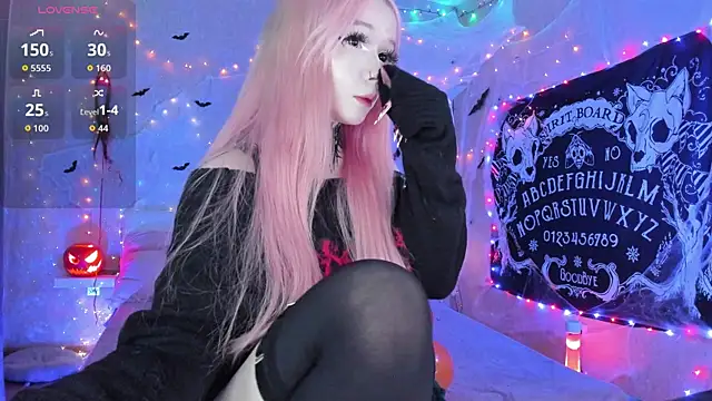 Snapshot of Misty_Shadow chatting on 10/31/25, 10:33 Misty Shadow online show from 10/31/25, 10:33