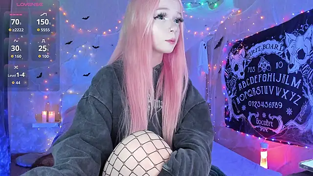 Snapshot of Misty_Shadow chatting on 11/02/25, 10:56 Misty Shadow online show from 11/02/25, 10:56