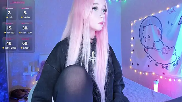 Snapshot of Misty_Shadow chatting on 11/15/25, 09:43 Misty Shadow online show from 11/15/25, 09:43