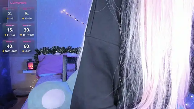 Snapshot of Misty_Shadow chatting on 12/19/25, 11:45 Misty Shadow online show from 12/19/25, 11:45