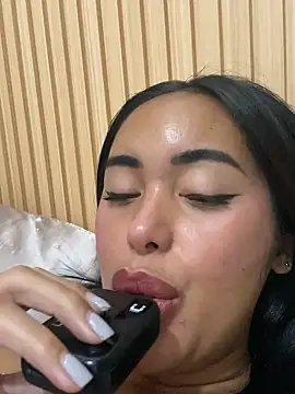 Snapshot of HeavenlyStar chatting on 11/13/25, 06:12 HeavenlyStar online show from 11/13/25, 06:12