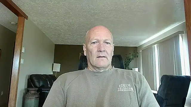 Snapshot of BasicAnt chatting on 09/15/25, 02:28 BasicAnt online show from 09/15/25, 02:28