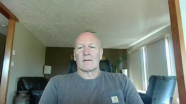 Snapshot of BasicAnt chatting on 09/29/25, 04:56 BasicAnt online show from 09/29/25, 04:56