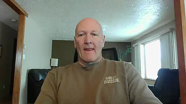 Snapshot of BasicAnt chatting on 11/28/25, 03:47 BasicAnt online show from 11/28/25, 03:47