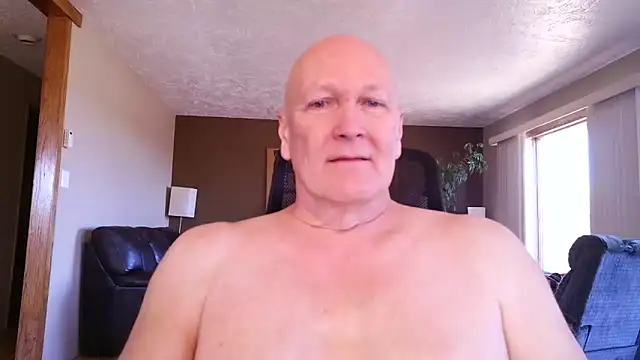 Snapshot of BasicAnt chatting on 02/16/26, 06:26 BasicAnt online show from 02/16/26, 06:26