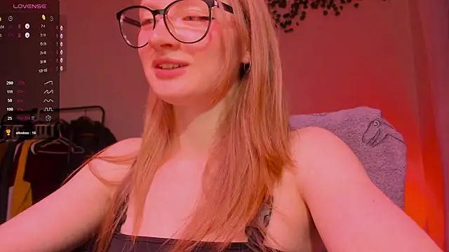 mollytuck online show from 10/28/25, 03:14