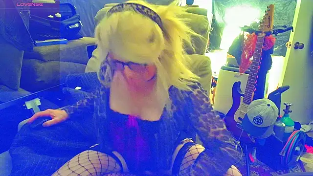 Snapshot of DoMeDoggyDiana chatting on 03/20/26, 08:52 DoMeDoggyDiana online show from 03/20/26, 08:52
