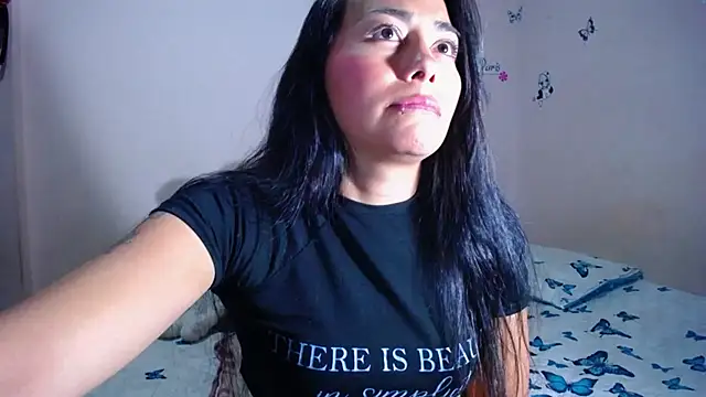 Snapshot of hanna_girl21 chatting on 02/13/26, 01:45 hanna girl21 online show from 02/13/26, 01:45