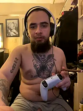 Snapshot of cnasty5621333 chatting on 11/15/25, 12:30 cnasty5621333 online show from 11/15/25, 12:30