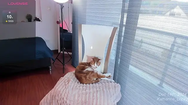 Snapshot of Katharina_Lopez chatting on 12/16/24, 09:09 Katharina Lopez online show from 12/16/24, 09:09