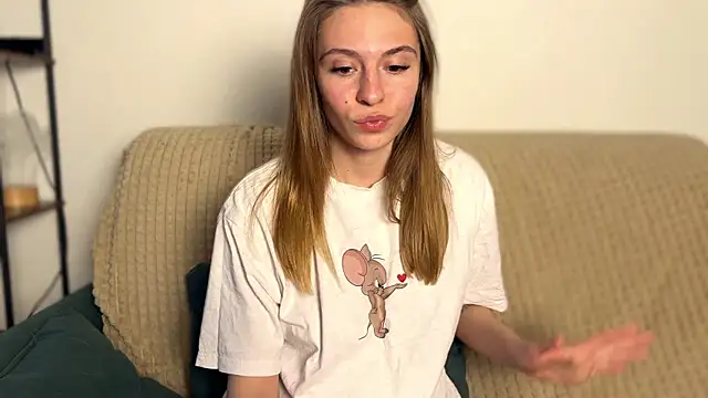 LovelyKatea online show from 05/21/26, 03:52