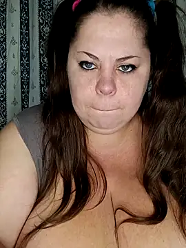 Snapshot of Ginabig chatting on 09/26/25, 05:33 Ginabig online show from 09/26/25, 05:33