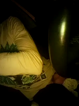 Snapshot of utoopia777 chatting on 10/03/25, 09:01 utoopia777 online show from 10/03/25, 09:01