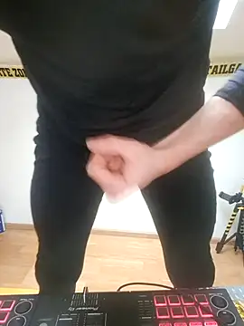 utoopia777 online show from 02/09/26, 07:56