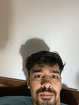 Snapshot of Hermanooooooo chatting on 06/03/26, 12:52 Hermanooooooo online show from 06/03/26, 12:52