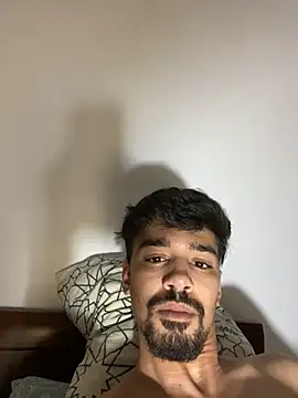 Snapshot of Hermanooooooo chatting on 06/04/26, 02:39 Hermanooooooo online show from 06/04/26, 02:39