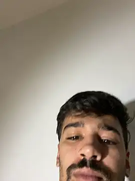 Snapshot of Hermanooooooo chatting on 07/18/26, 02:21 Hermanooooooo online show from 07/18/26, 02:21