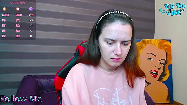 iris nikhols online show from 10/08/25, 01:58