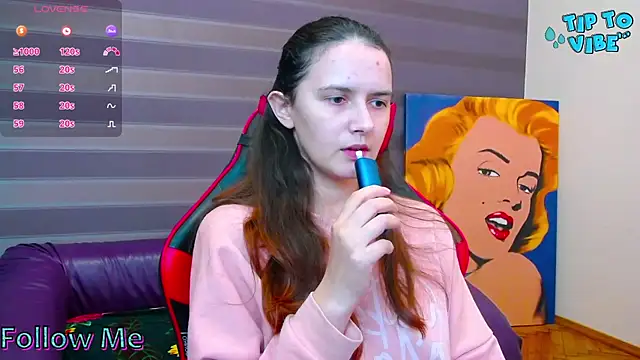 iris nikhols online show from 11/17/25, 09:42