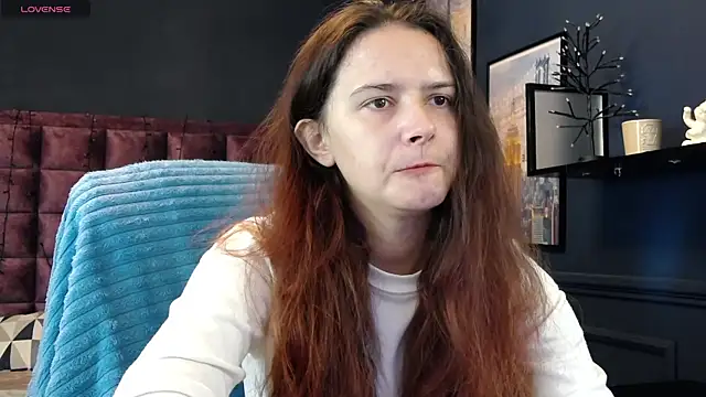 Snapshot of iris_nikhols chatting on 07/15/26, 01:22 iris nikhols online show from 07/15/26, 01:22