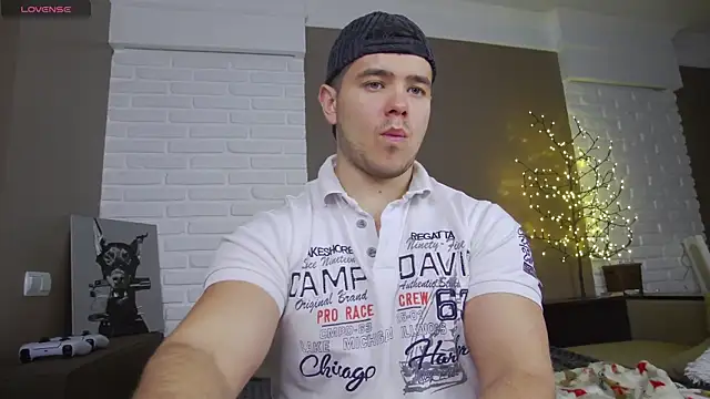 Snapshot of Arilas_ chatting on 12/20/24, 07:33 Arilas online show from 12/20/24, 07:33