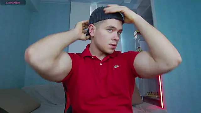 Snapshot of Arilas_ chatting on 02/14/25, 10:28 Arilas online show from 02/14/25, 10:28