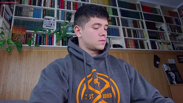 Snapshot of Arilas_ chatting on 09/26/25, 07:01 Arilas online show from 09/26/25, 07:01