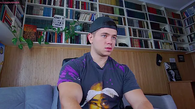 Snapshot of Arilas_ chatting on 09/27/25, 06:29 Arilas online show from 09/27/25, 06:29