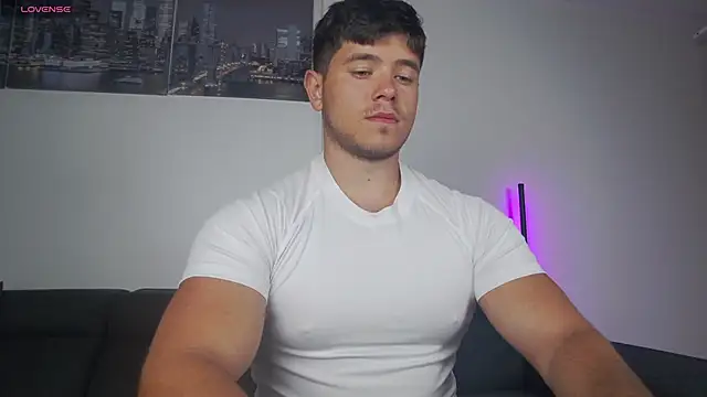 Snapshot of Arilas_ chatting on 12/18/25, 07:25 Arilas online show from 12/18/25, 07:25