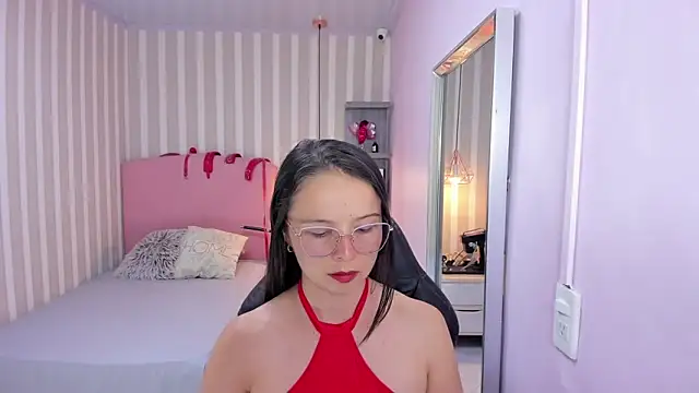 Snapshot of LORELAIGIVEN chatting on 11/05/25, 12:27 LORELAIGIVEN online show from 11/05/25, 12:27