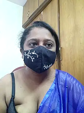 sexynayan23 online show from 06/17/26, 05:21