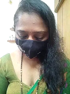 sexynayan23 online show from 06/18/26, 04:57