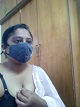 sexynayan23 online show from 06/24/26, 04:44