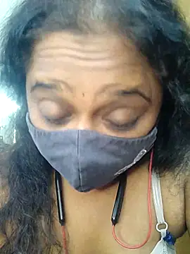 sexynayan23 online show from 06/25/26, 12:31