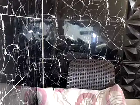 Snapshot of MissKeanna chatting on 12/25/24, 10:05 MissKeanna online show from 12/25/24, 10:05