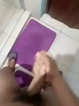 Snapshot of Emanuel45js chatting on 11/03/25, 02:13 Emanuel45js online show from 11/03/25, 02:13